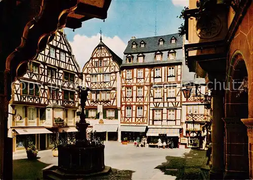 AK / Ansichtskarte 73813264 Bernkastel-Kues_Berncastel Marktplatz Brunnen 