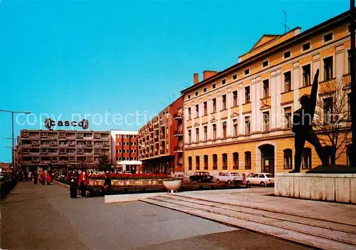 AK / Ansichtskarte 73816523 Szolnok_HU Kossuth Platz Denkmal der Arbeiterbewegung 