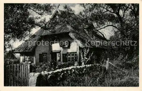 AK / Ansichtskarte 73818029 Ahrenshoop_Ostseebad Wohnhaus Reetdachhaus Kupfertiefdruck Ahrenshoop_Ostseebad