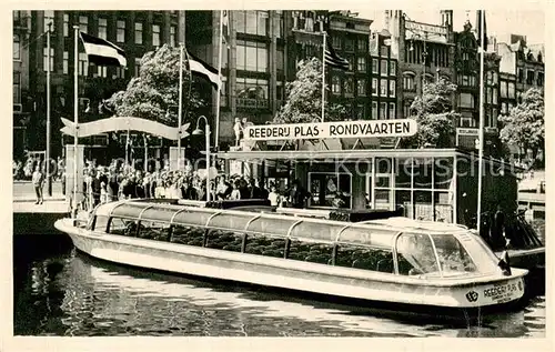 AK / Ansichtskarte 73819757 Amsterdam__NL Fahrgastschiff Anlegeplatz 