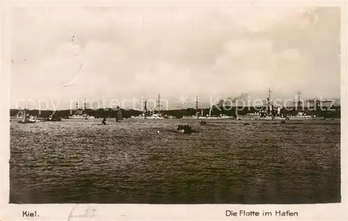 AK / Ansichtskarte 73820215 Kiel Die Flotte im Hafen Kiel