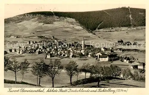 AK / Ansichtskarte 73820319 Oberwiesenthal_Erzgebirge Panorama mit Fichtelberg Oberwiesenthal Erzgebirge