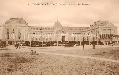 AK / Ansichtskarte Trouville sur Mer La Reine des Plages Le Casino Trouville sur Mer