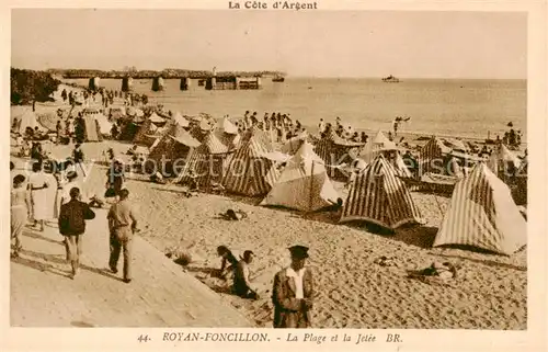 AK / Ansichtskarte Foncillon_Royan_17 La Plage et la Jetee 