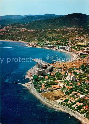 AK / Ansichtskarte Sainte Maxime sur Mer_83 Vue generale aerienne vers Beauvallon au fond le Massif des Maures 