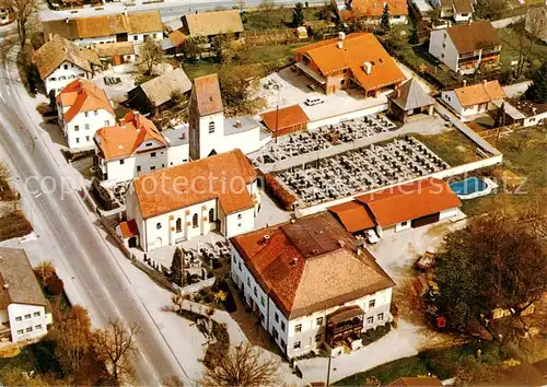 AK / Ansichtskarte 73830948 Hoehenkirchen Pfarrkirche Mariae Geburt mit altem Schloss Fliegeraufnahme Hoehenkirchen