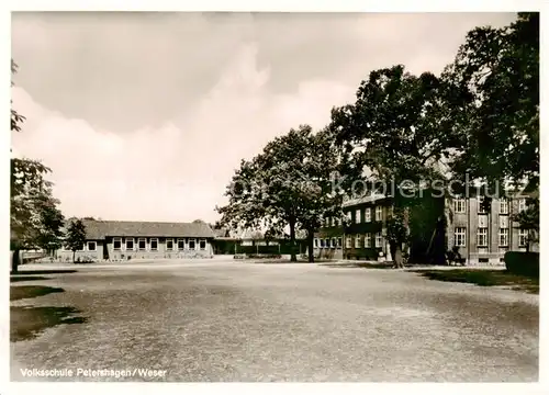 AK / Ansichtskarte Petershagen_Weser Volksschule Petershagen Petershagen Weser