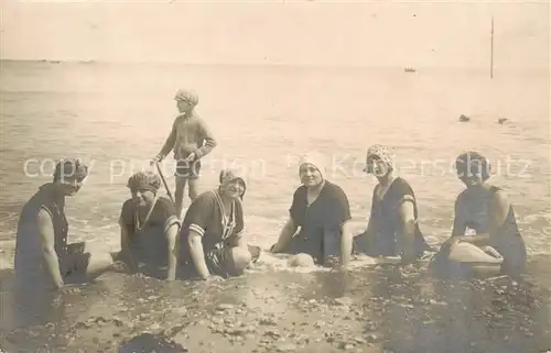 AK / Ansichtskarte  Luc-sur-Mer_14_Calvados A l heure du bain 