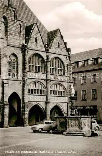 AK / Ansichtskarte Hildesheim Rathaus und Rolandbrunnen Hildesheim