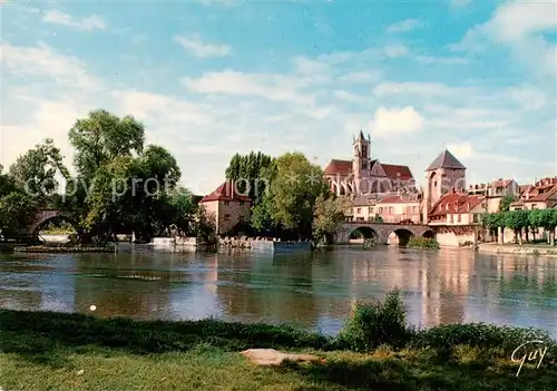 AK / Ansichtskarte  Moret-sur-Loing Eglise Notre Dame et la porte de Bourgogne vues des bords du Loing Moret-sur-Loing