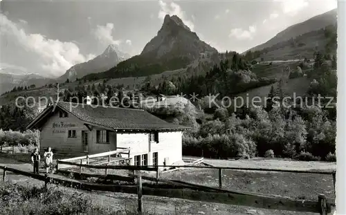 AK / Ansichtskarte  Kiental_BE Ski und Ferienhaus SC Kiental mit Aermighorn und Bachfluh 