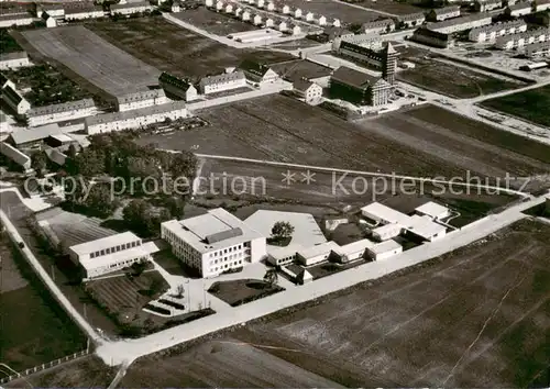 AK / Ansichtskarte 73852015 Muenchen Volksschule an der Hugo Wolfstrasse Fliegeraufnahme Muenchen