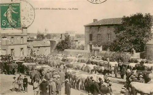 AK / Ansichtskarte  Les_Aubiers_Nueil-les-Aubiers_79_Deux-Sevres La Foire 