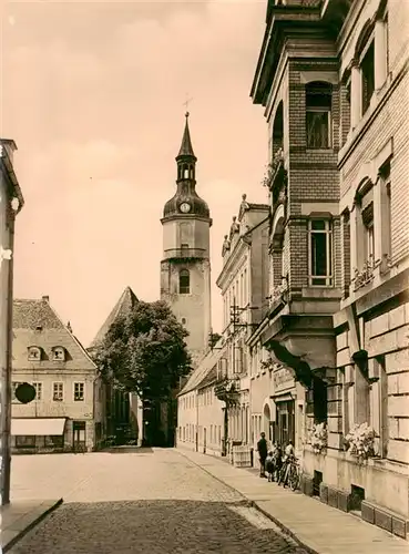 AK / Ansichtskarte 73876886 Pulsnitz_Sachsen Kurze Gasse Blick zur Kirche Pulsnitz Sachsen