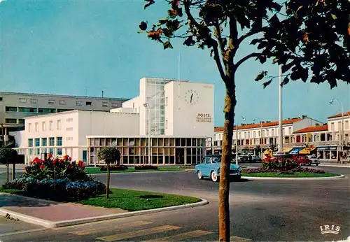 AK / Ansichtskarte  Royan_17 La Poste et lAvenue de la Republique 