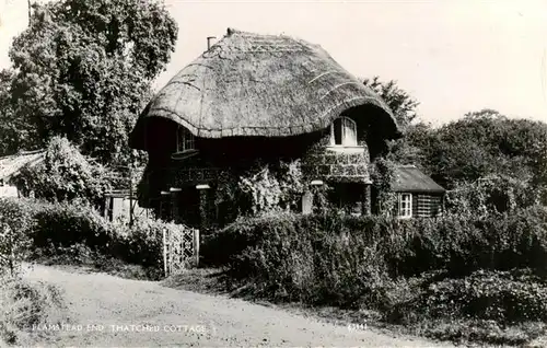 AK / Ansichtskarte 73880411 Flamstead_End_UK Thatched Cottage 