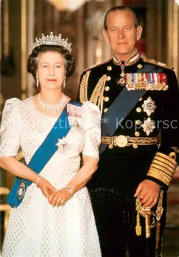 AK / Ansichtskarte 73888741 Queen H.M. Queen and H.R.H.  Queen