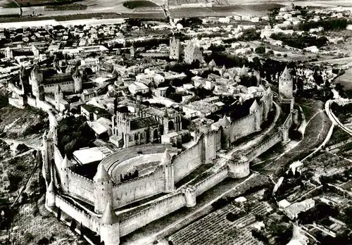 AK / Ansichtskarte  Carcassonne_11_Aude La Cite Vue generale aerienne Le Theatre Antique