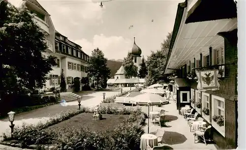 AK / Ansichtskarte 73911706 Hinterzarten Park Hotel Adler Blick zur Kirche Kurort im Schwarzwald