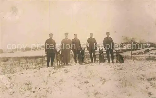 AK / Ansichtskarte 33938486 Militaria_WK1 Rettungshunde Gruppenfoto 