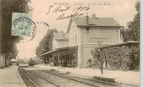 AK / Ansichtskarte  Nemours_77_Seine-et-Marne La Gare Arrivee dun Train