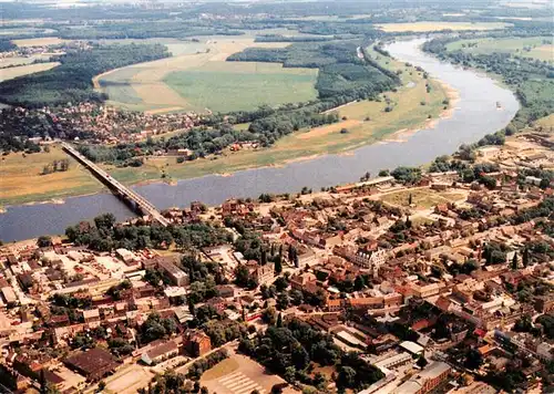 AK / Ansichtskarte 73944144 Bad_Salzelmen Fliegeraufnahme Stadtzentrum und Elbbruecke