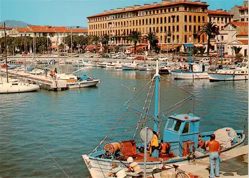 AK / Ansichtskarte  Saint-Raphael__83_Var Le vieux port