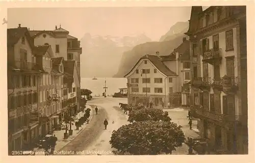 AK / Ansichtskarte  Brunnen_Vierwaldstaettersee_SZ Dorfplatz und Urirotstock