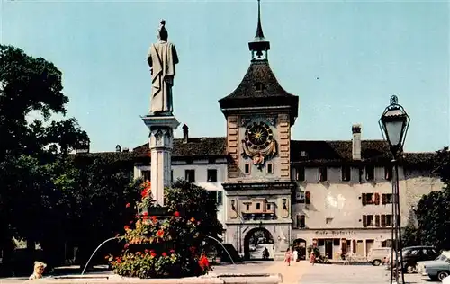 AK / Ansichtskarte  Murten_Morat_FR Brunnen Statue Stadttor Sonnenuhr