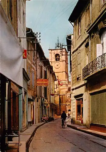 AK / Ansichtskarte  L_Isle-sur-la-Sorgue Rue de la Republique et l'eglise