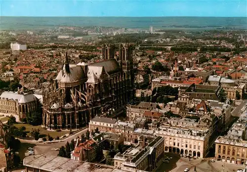 AK / Ansichtskarte  REIMS_51 Vue generale aerienne sur la Cathedrale et la Place Royale