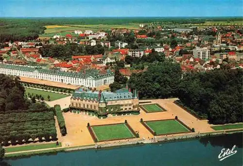 AK / Ansichtskarte  Rambouillet_78_Yvelines Vue aerienne du chateau residence presidentielle au premier plan le parterre