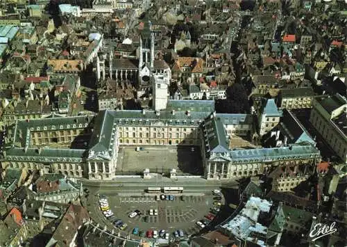 AK / Ansichtskarte  DIJON_21_Cote-d_Or Vue aerienne de la place de la Liberation le palais des Ducs de Bourgogne et l'eglise Notre Dame