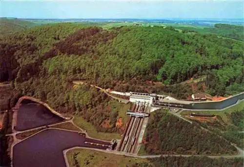 AK / Ansichtskarte  Arzviller_57_Moselle Situe entre le plateau Lorrain et la plaine d'Alsace sur le canal de la Marne au Rhin Vue aerienne