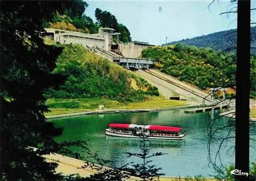 AK / Ansichtskarte  Arzviller_57_Moselle Situe entre le plateau Lorrain et la plaine d'Alsace sur le canal de la Marne au Rhin