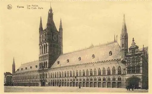 AK / Ansichtskarte 73966713 Ypres_Ypern_Ieper_Belgie Les Halles