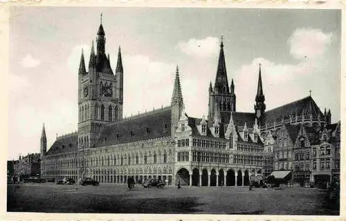 AK / Ansichtskarte 73968917 Ypres_Ypern_Ieper_Belgie Les Halles