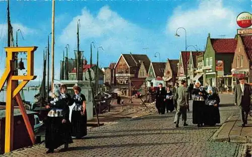 AK / Ansichtskarte 73969186 VOLENDAM_NL Promenade