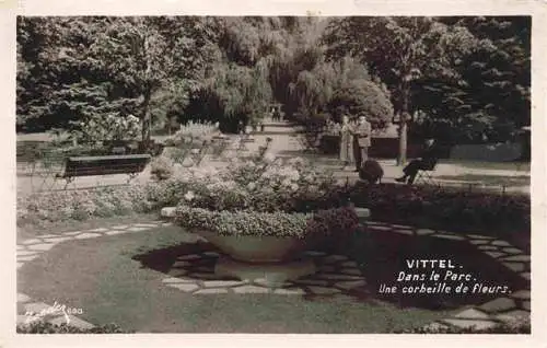 AK / Ansichtskarte  Vittel_88_Vosges Dans le Parc Une corbeille de fleurs