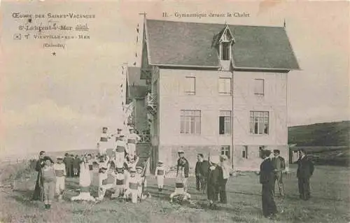 AK / Ansichtskarte  Saint-Laurent-sur-Mer Gymnastique devant le Chalet