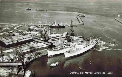 AK / Ansichtskarte 73977013 Delfzijl_Delfzyl_NL De Haven vanuit de lucht