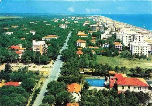 AK / Ansichtskarte 73979455 MILANO_MARITTIMA_Cervia_Emilia-Romagna_IT Panorama pineta e spiaggia veduta aerea