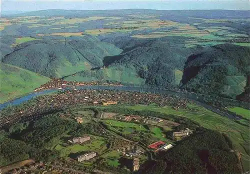 AK / Ansichtskarte 73979908 BERNKASTEL-KUES_Berncastel Fliegeraufnahme mit Rehazentrum an der Mosel