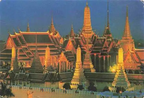 AK / Ansichtskarte 73980259 Bangkok_Thailand Temple of the Emerald Buddha illuminated