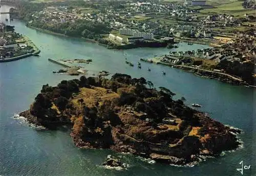 AK / Ansichtskarte  Treboul_Douarnenez_29_Finistere Ile Tristan et l'entrée du Port Rhu vue aérienne