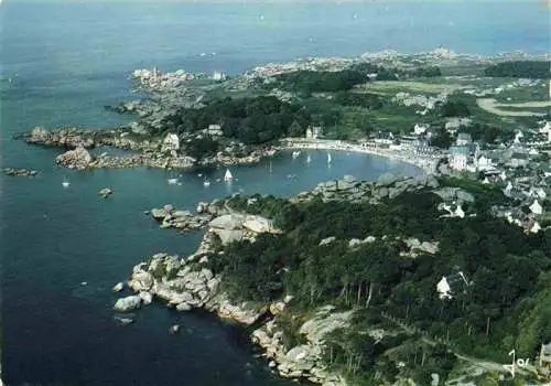 AK / Ansichtskarte  Ploumanach La grève Saint Guirec et la côte en direction du phare vue aérienne