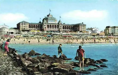 AK / Ansichtskarte 73983477 SCHEVENINGEN_Den_Haag_Zuid-Holland_NL Strandleven met Kurhaus