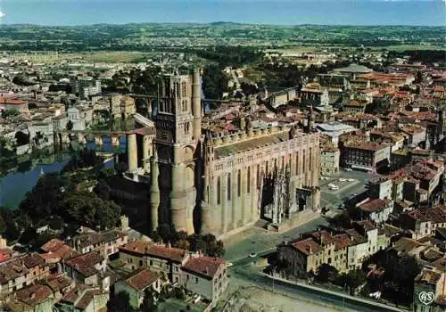 AK / Ansichtskarte  Albi_81_Tarn Ville d'Art Centre de Tourisme Basilique Sainte Cécile Vieux Quartiers Ponts sur le Tarn vue aérienne