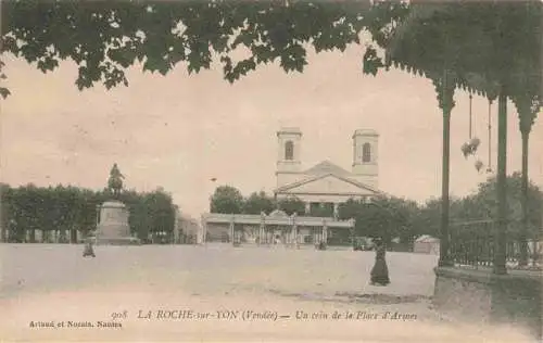 AK / Ansichtskarte  LA_ROCHE-SUR-YON_85_Vendee Place d'Armes Monument