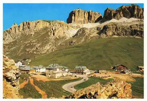 AK / Ansichtskarte 73984550 Passo_Pordoi_Pordoipass_2239m_Canazei_Trento_IT Dolomiten mit Sass Pordoi